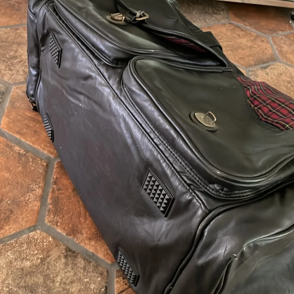 Pleather duffle bag Black multi pocket handle strap plaid mod travel bag
